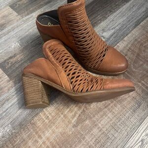 Women's Tan Heeled Boots with Cutout Design